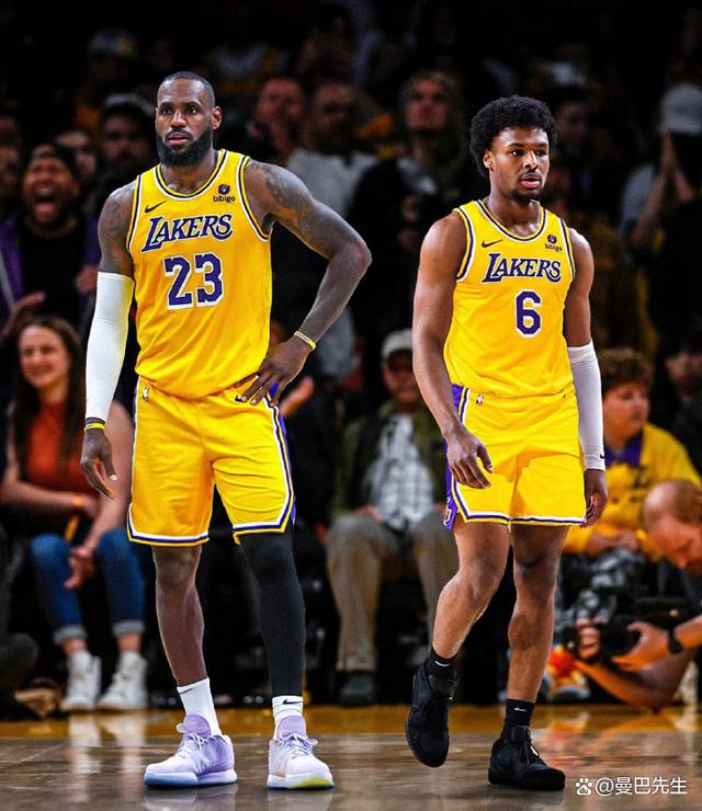 NBA季前赛开始首战,湖人力克勇士 NBA季前赛开始首战,湖人力克勇士