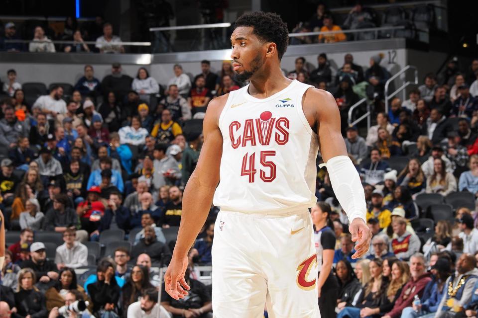 雷霆险胜骑士，米切尔刷新纪录