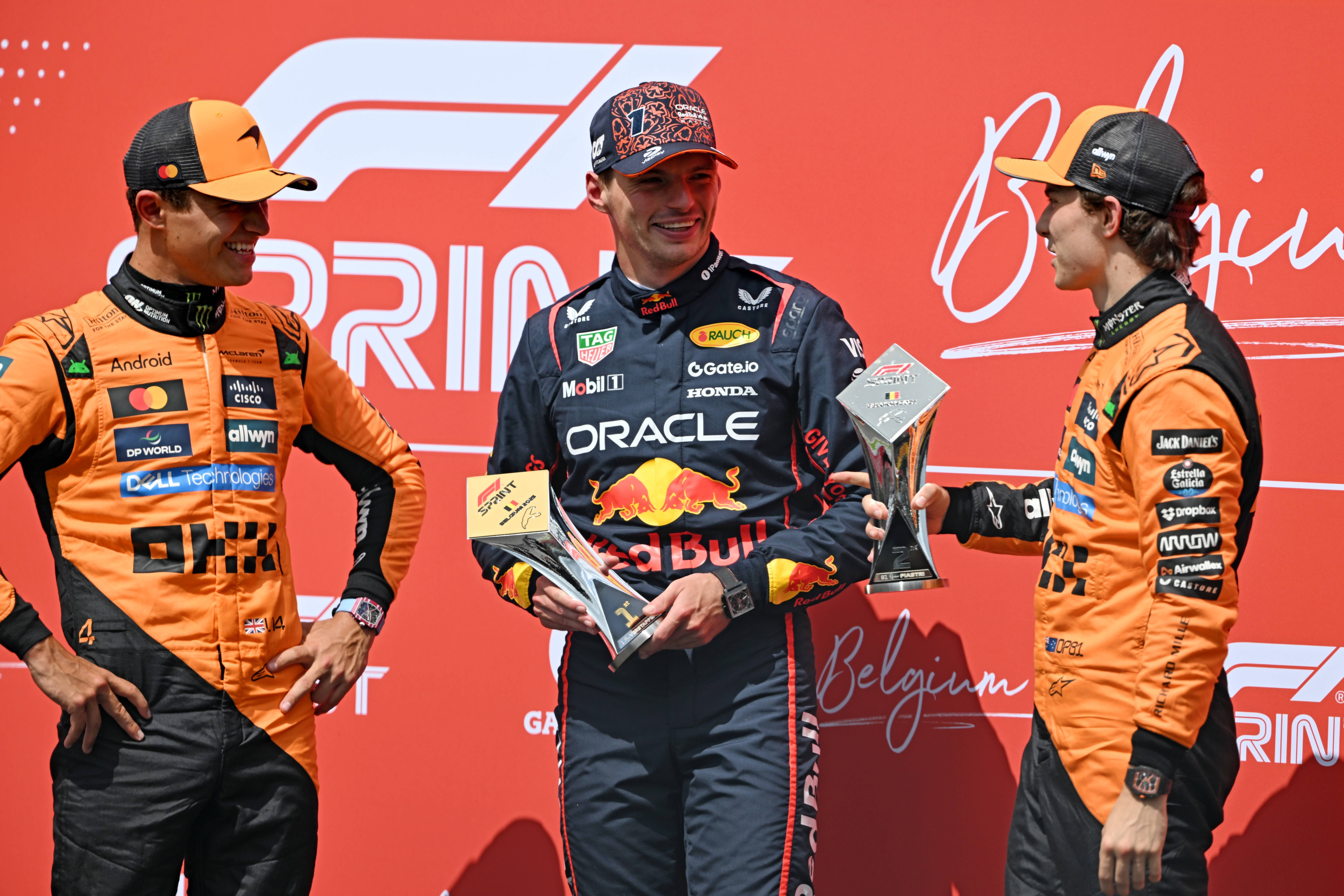 包含法拉利险胜红牛车队，诺里斯状态火热的词条