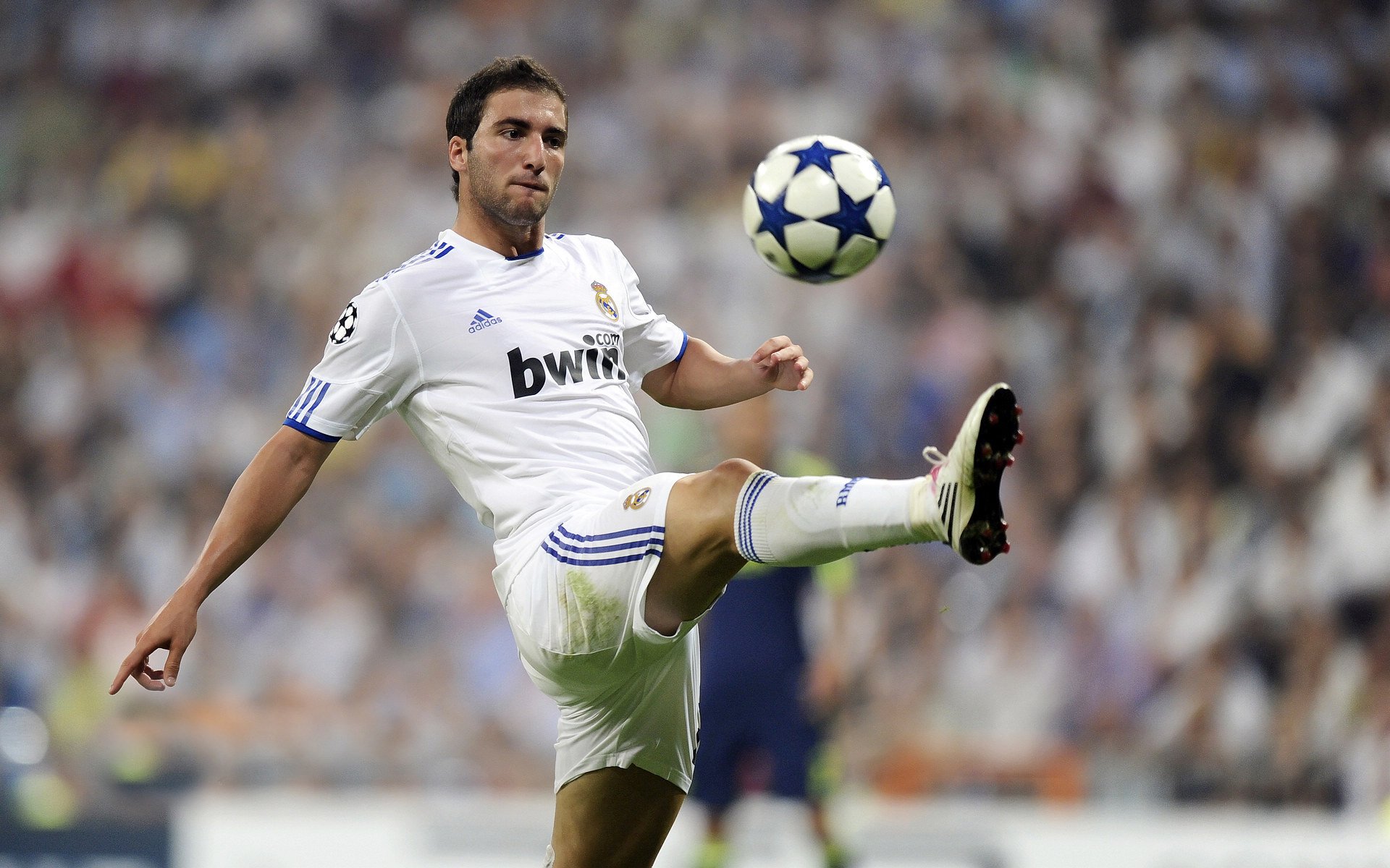 开云体育APP下载-绝境狂澜，4.2秒克莱一剑封喉，绿军逆转刺穿马刺！